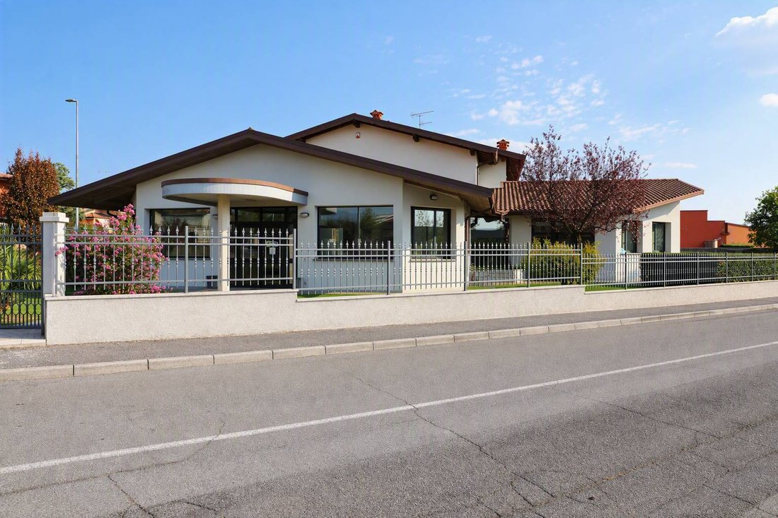 Villa in Calvagese della Riviera, Lombardei, Italien 2 - 19076133