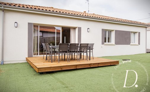 House in Est, Saint-Vincent-de-Tyrosse, France 1