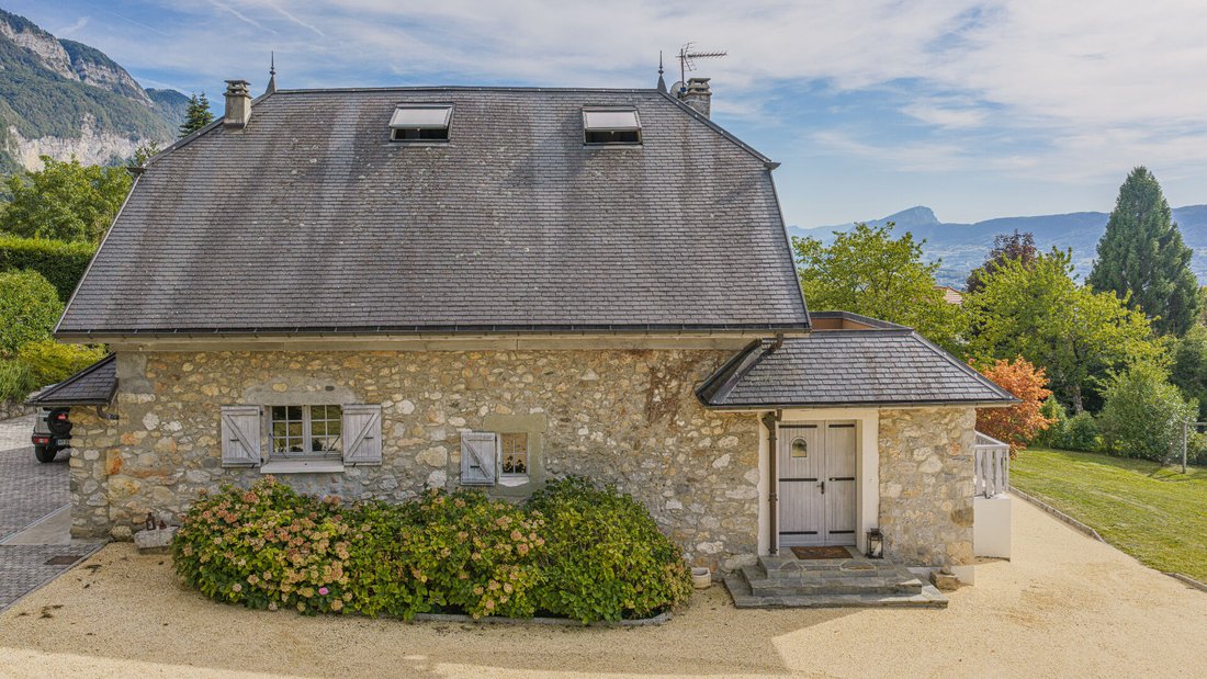 Villa in Pugny-Chatenod, Auvergne-Rhône-Alpes, France 4 - 19078010