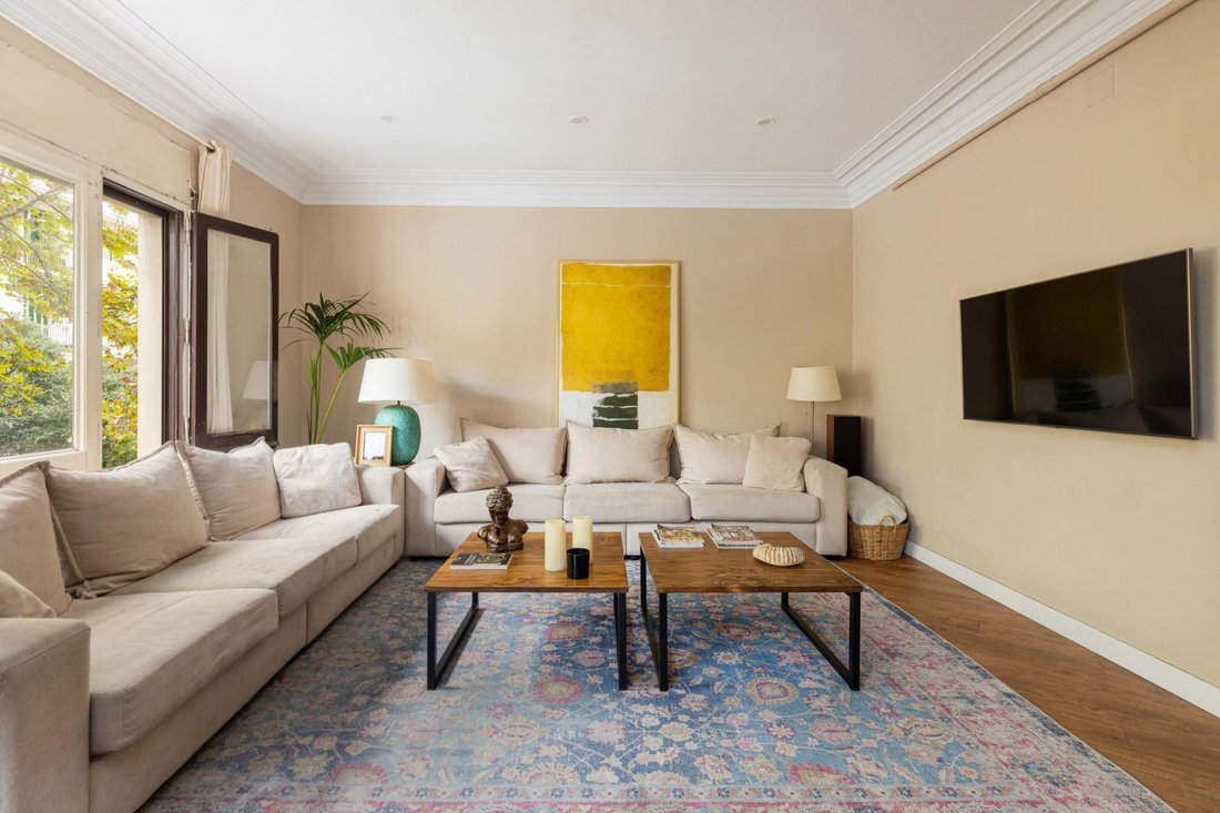 Apartamento en Eixample, Barcelona, España 5 - 19077004