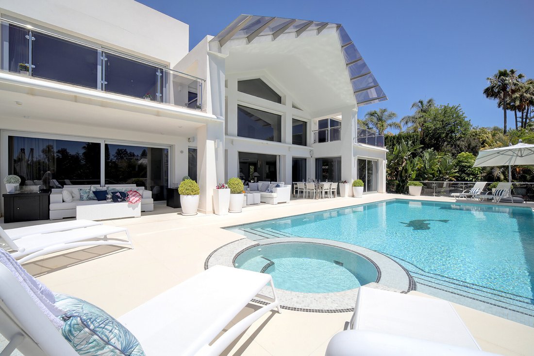Villa in Nueva Andalucía, Marbella, Spanien 1 - 19082618