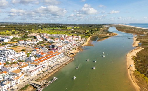 Villa en Conceicao e Cabanas de Tavira, Algarve, Portugal 1