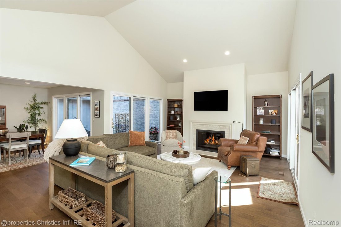 Condo in Beverly Hills, Michigan, United States 4 - 19077811