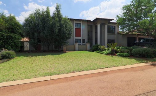 House in Olympus AH, Gauteng, South Africa 1