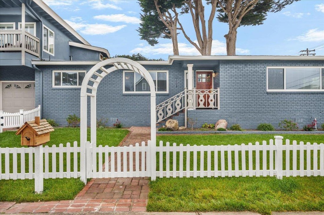 House in Pacific Grove, California, United States 2 - 19080123