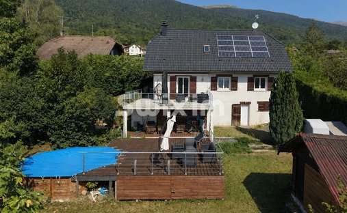 Casa a Crozet, Auvergne-Rodano-Alpi, Francia 1