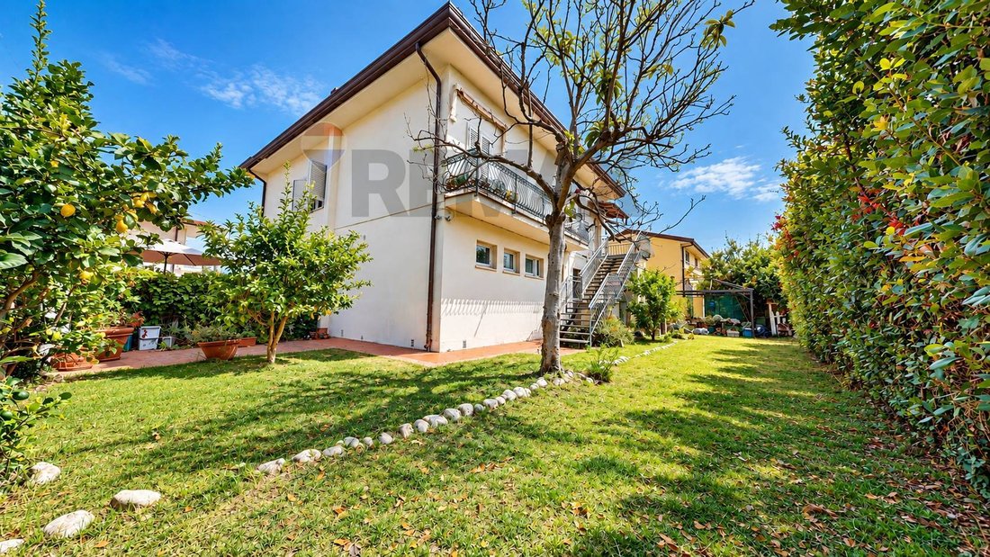 Apartamento en Tonfano, Pietrasanta, Italia 1 - 19076176