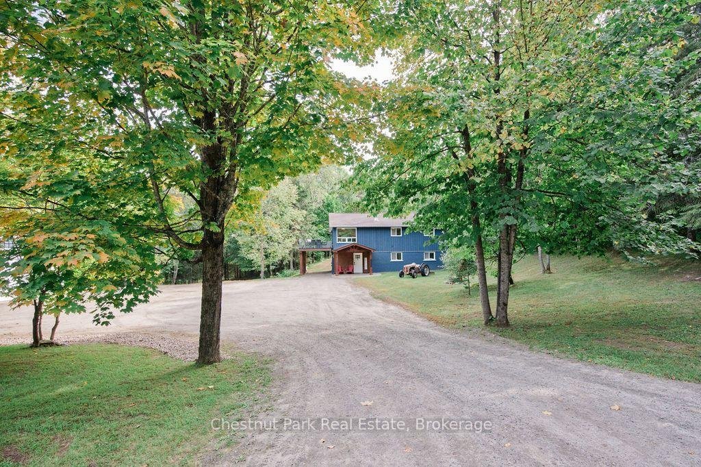 House in Huntsville, Ontario, Canada 2 - 19077752