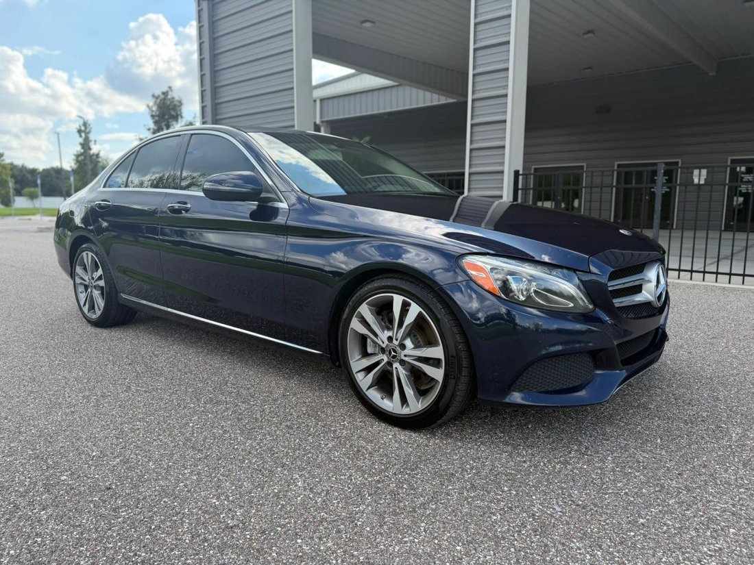 Sedan in Ruskin, FL, United States 1 - 19081795