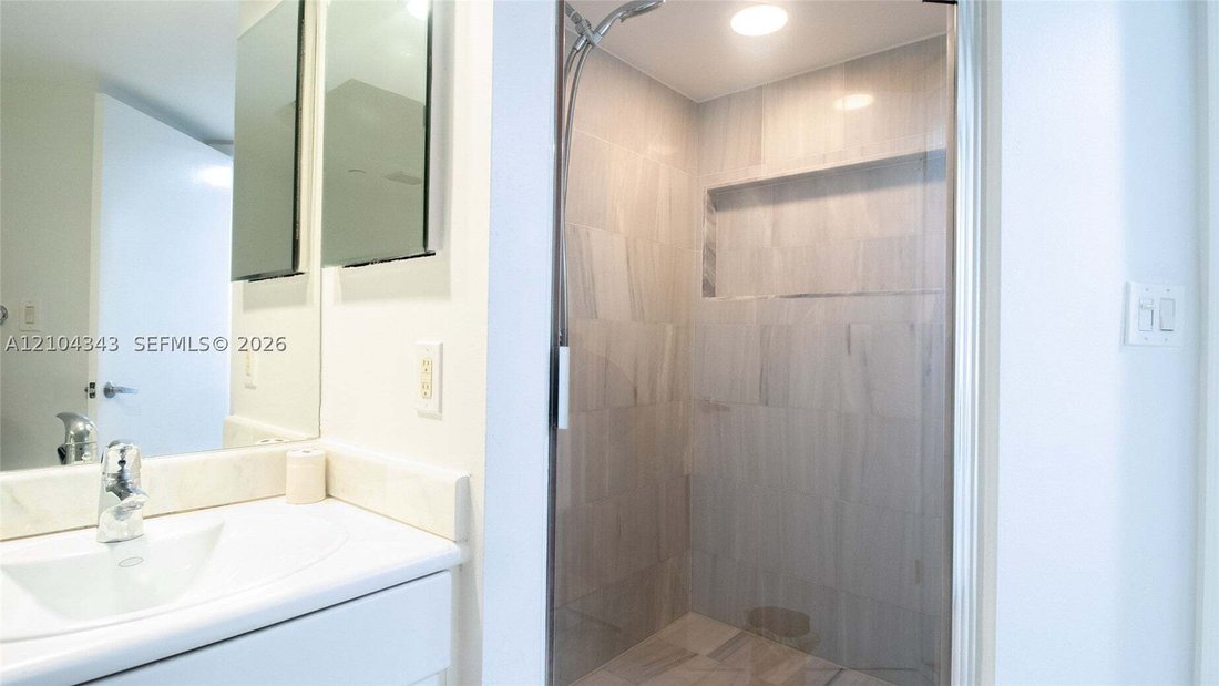 Condo in Golden Beach, Florida, United States 4 - 19076973