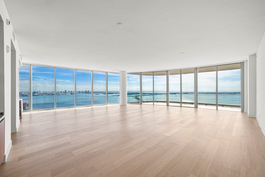 Condo in Miami, Florida, United States 1 - 19076090