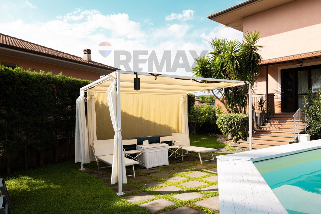 Villa in Aci Sant'Antonio, Sicily, Italy 2 - 19076278