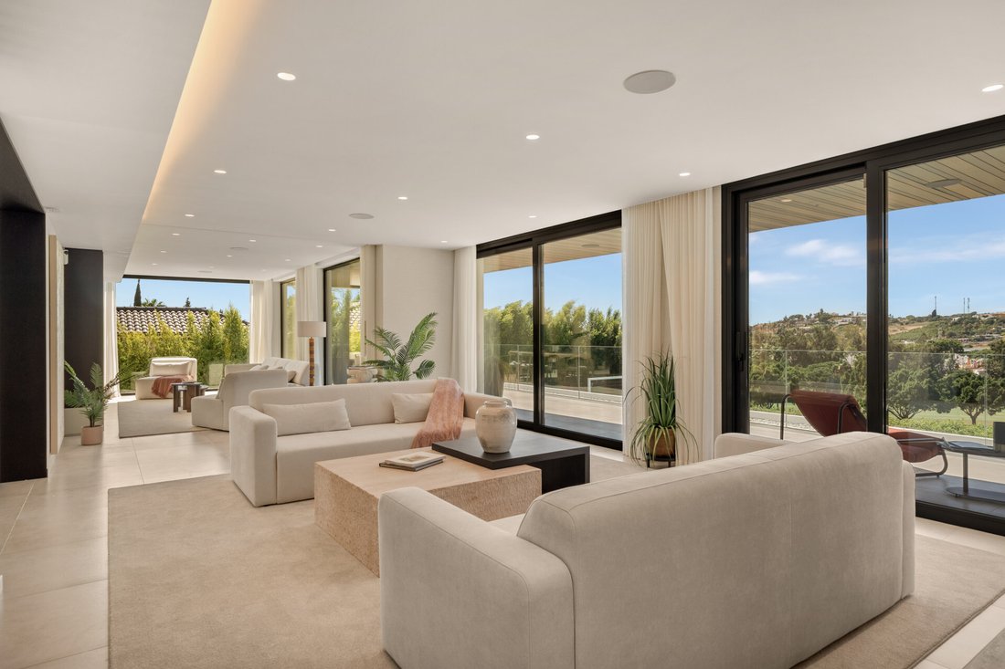 Villa in Nueva Andalucía, Marbella, Spanien 5 - 19077501