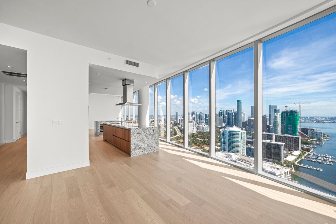 Condo in Miami, Florida, United States 3 - 19076090