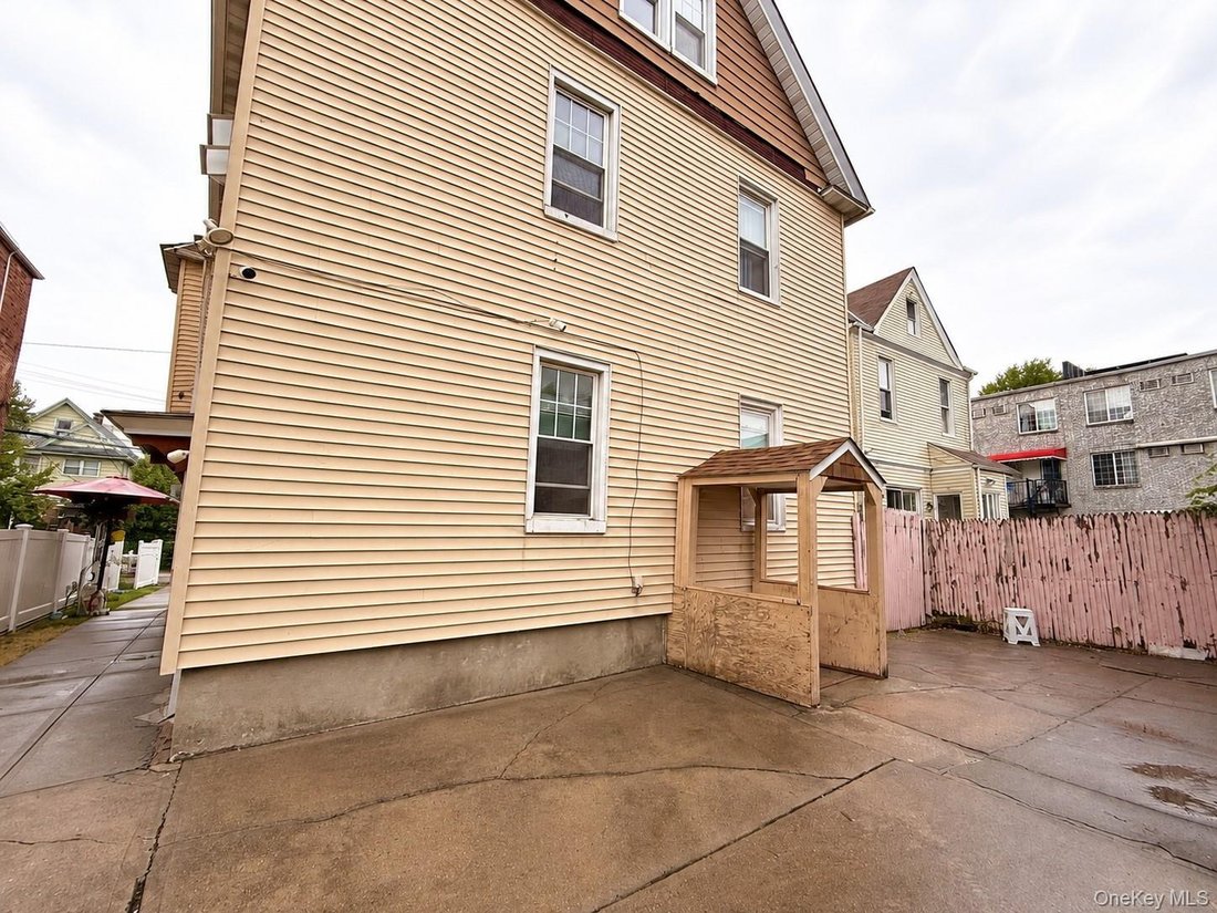 House in New York, New York, United States 3 - 18766536