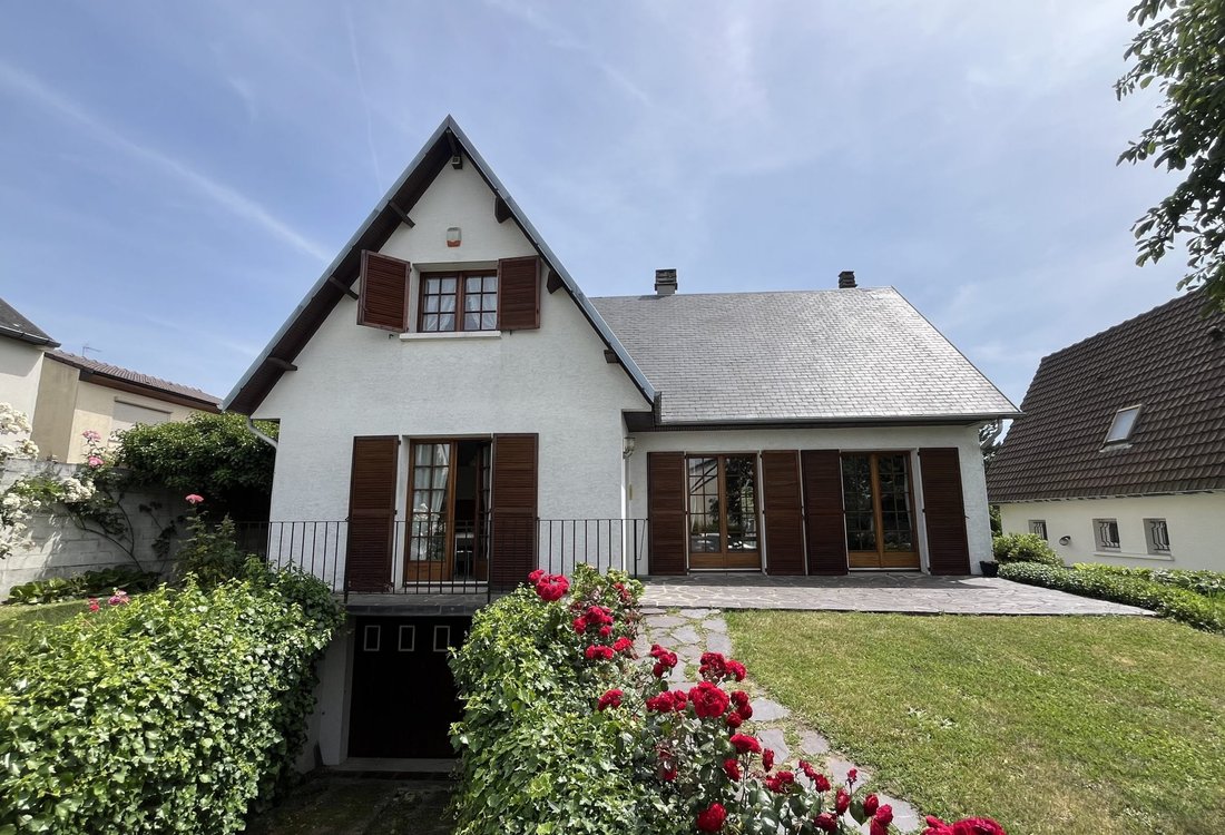 House in La Frette-sur-Seine, Ile-de-France, France 1 - 19082409