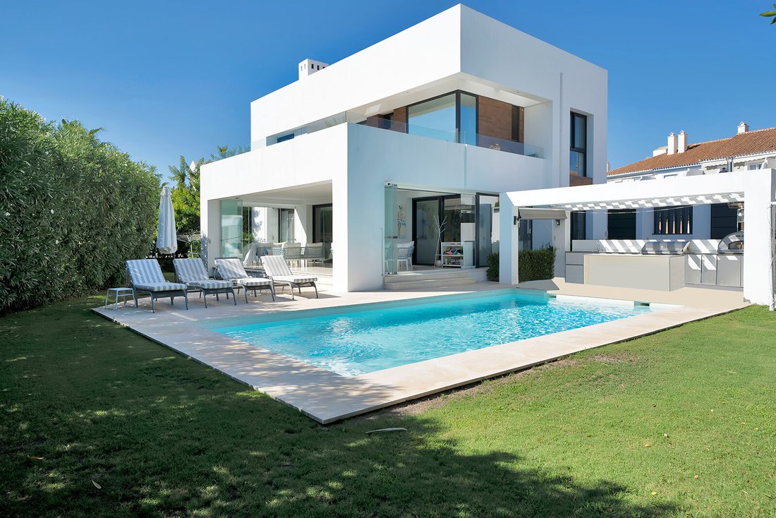Villa in Estepona, Andalusien, Spanien 1 - 19082704