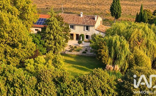 House in Velorgues-Petit Palais, L'Isle-sur-la-Sorgue, France 1