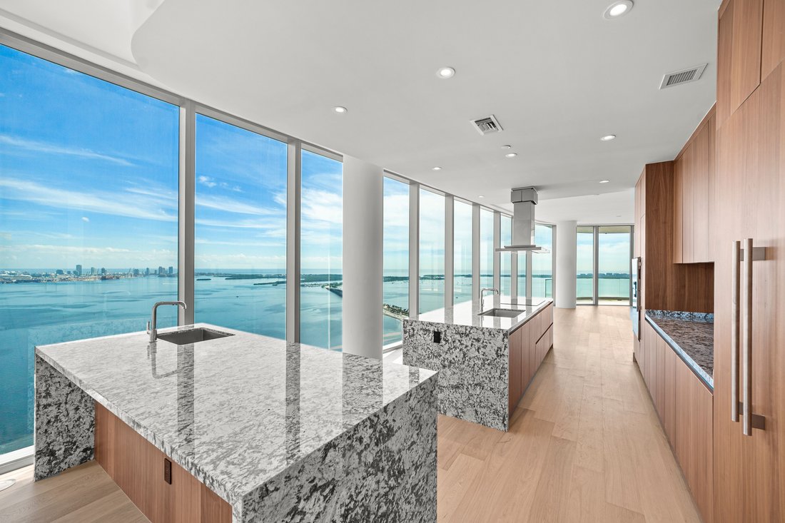 Condo in Miami, Florida, United States 5 - 19076090