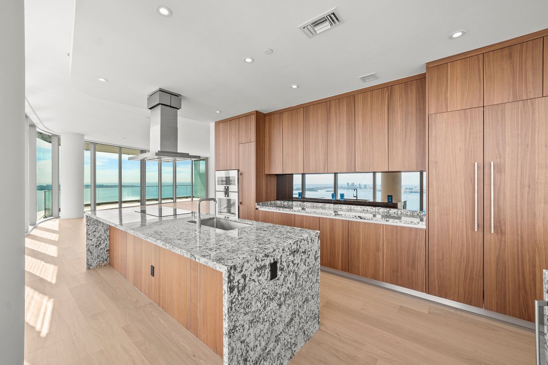 Condo in Miami, Florida, United States 4 - 19076090