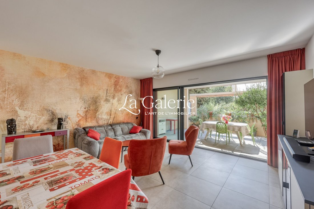 Appartement à Hyères, Provence-Alpes-Côte d'Azur, France 4 - 19076558
