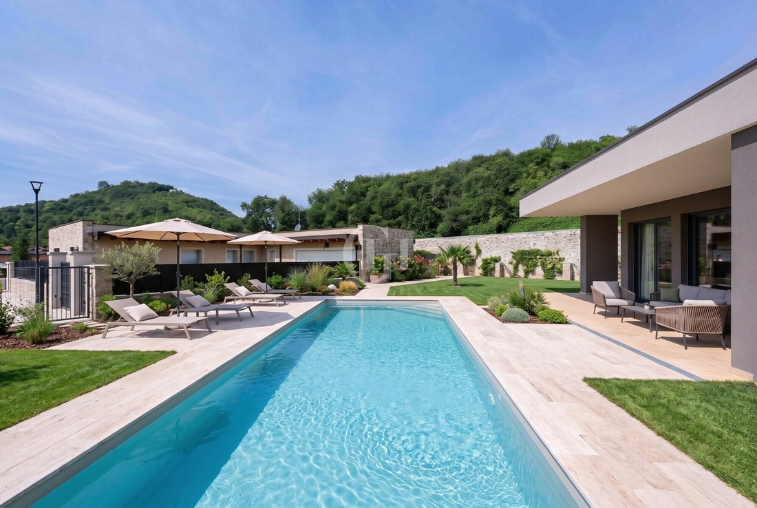 Villa in Provaglio d'Iseo, Lombardei, Italien 1 - 19077269