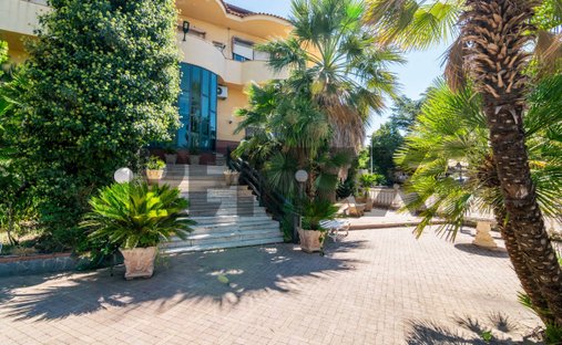 Villa à Adrano, Sicile, Italie 1