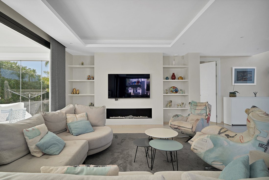 Villa in Estepona, Andalusien, Spanien 3 - 19082704