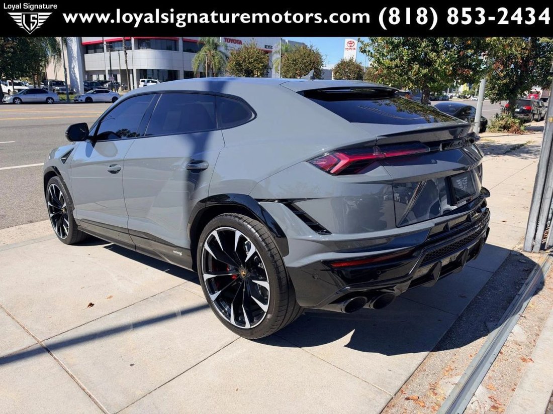 Suv in Van Nuys, CA, United States 4 - 19084114