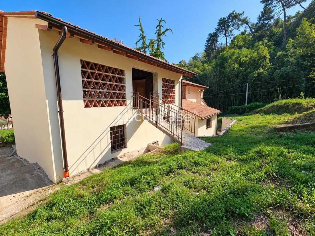 Casa di campagna a Camaiore, Toscana, Italia 1 - 19084552