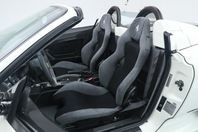 Cabriolet in Fort Lauderdale, FL, United States 5 - 19077580