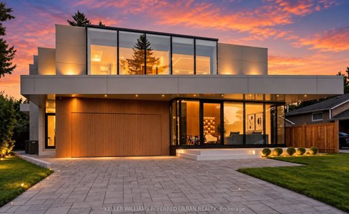 House in Aurora, Ontario, Canada 1