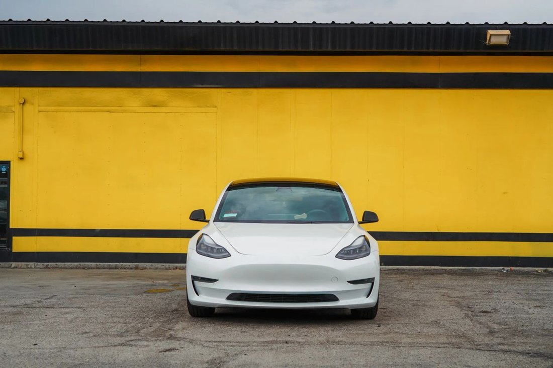 Sedan in El Monte, CA, United States 2 - 19084103