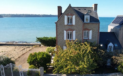 House in Saint-Jacut-de-la-Mer, Brittany, France 1