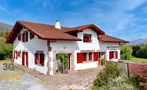 House in Saint-Jean-Pied-de-Port, Nouvelle-Aquitaine, France 1