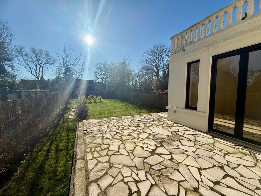 Villa in La Roche-sur-Yon, Pays de la Loire, France 5 - 19080219