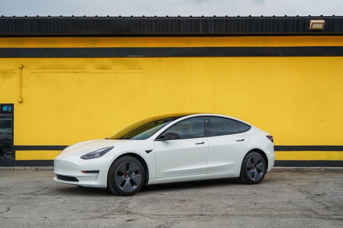 Sedan in El Monte, CA, United States 1 - 19084103