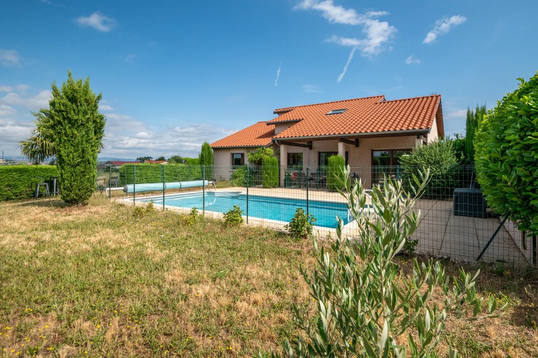 Haus in La Tour-de-Salvagny, Auvergne-Rhone-Alpen, Frankreich 4 - 17345307