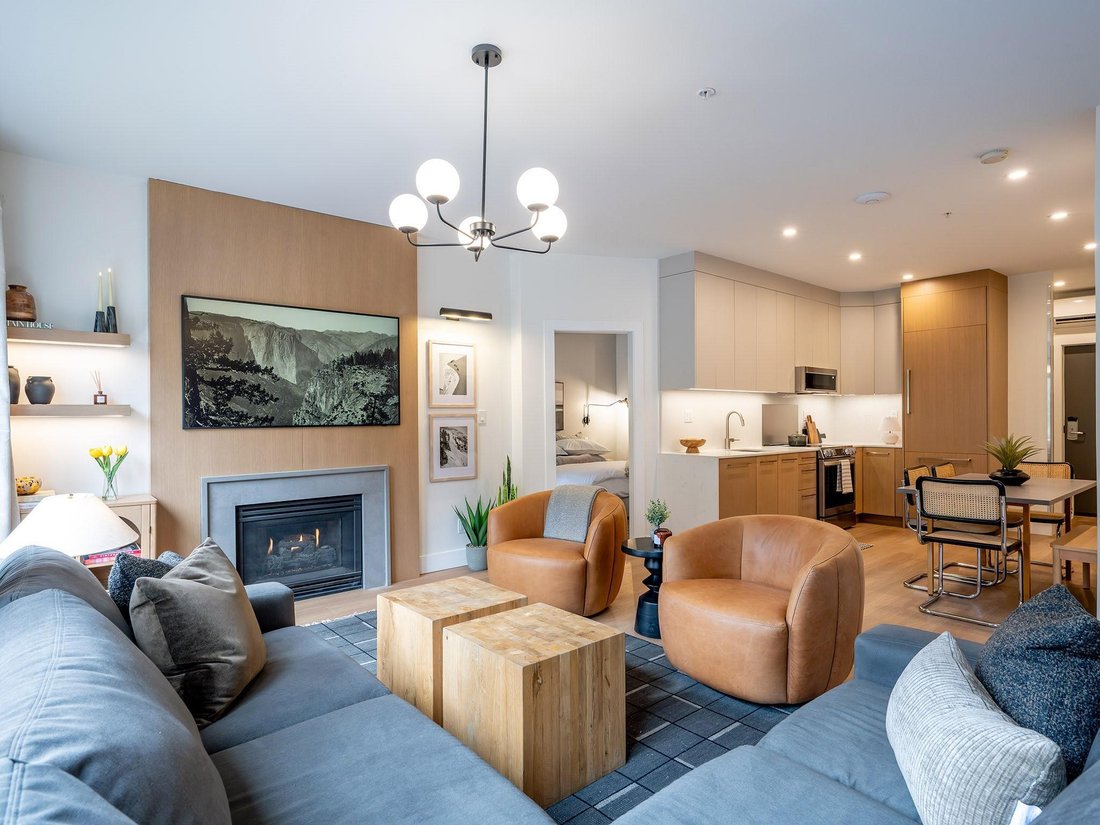 Condo in Whistler, British Columbia, Canada 1 - 19076393