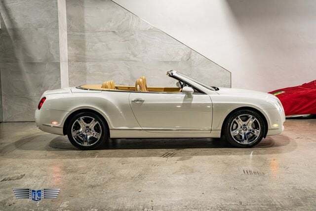 Cabriolet in Ft LAUDERDALE, FL, United States 4 - 19082904