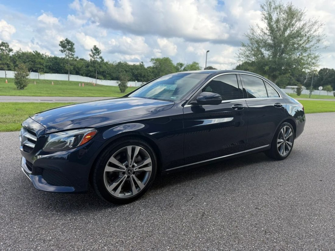 Sedan in Ruskin, FL, United States 5 - 19081795