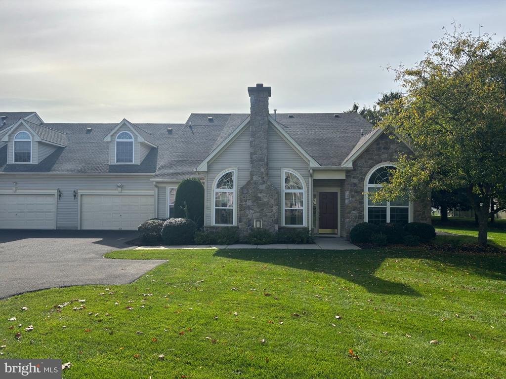 Townhouse in Langhorne, Pennsylvania, United States 2 - 19079575