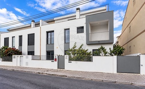 House in Santa Iria de Azoia, Sao Joao da Talha e Bobadela, Lisbon, Portugal 1