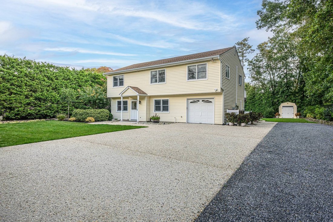 House in Hampton Bays, New York, United States 1 - 19085851