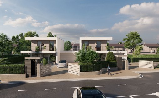 House in Rivoltella, Desenzano del Garda, Lombardy 1