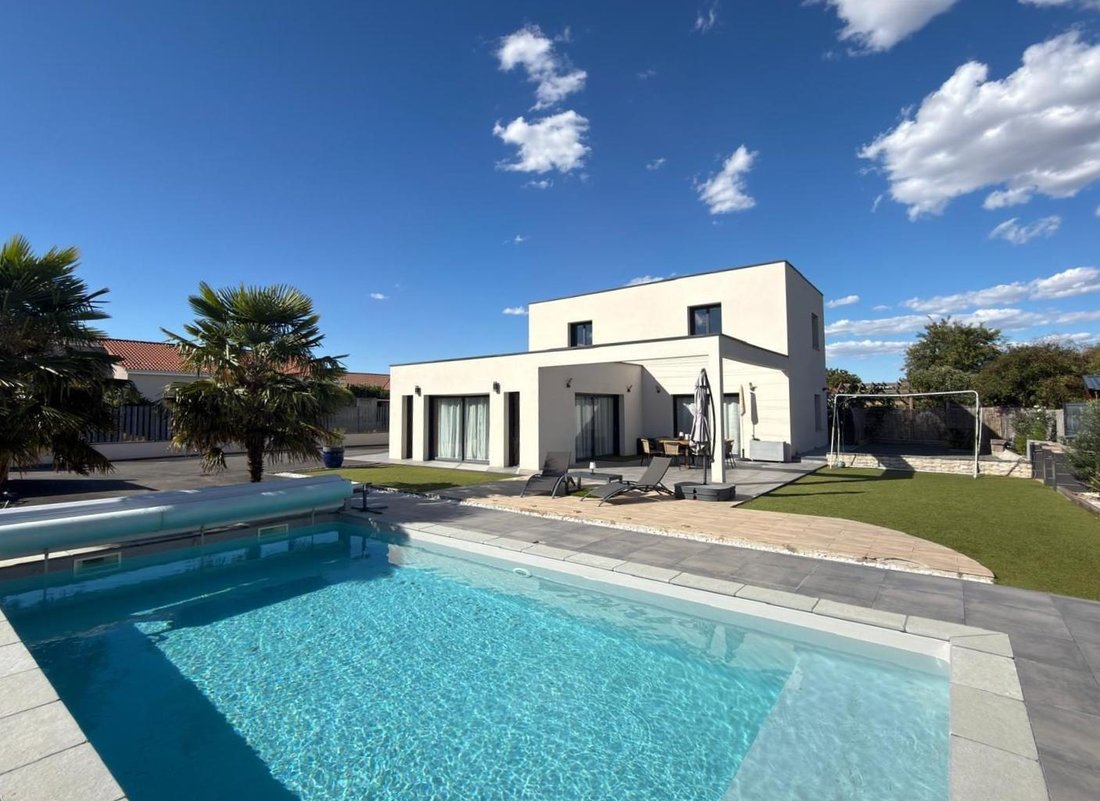 House in Centre, Riom, France 1 - 19076601