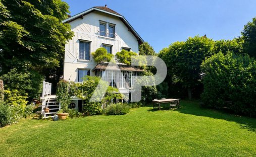 Maison à Beau Site-Pommerets-Binelles, Sèvres, France 1
