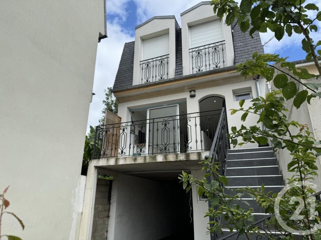 House in Fontenay-sous-Bois, Ile-de-France, France 3 - 19077332