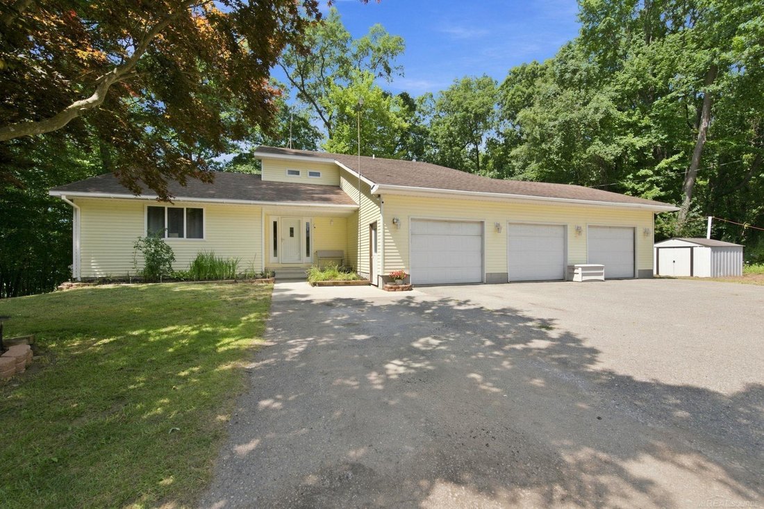 House in SPRINGFLD Township, Michigan, United States 1 - 19081068