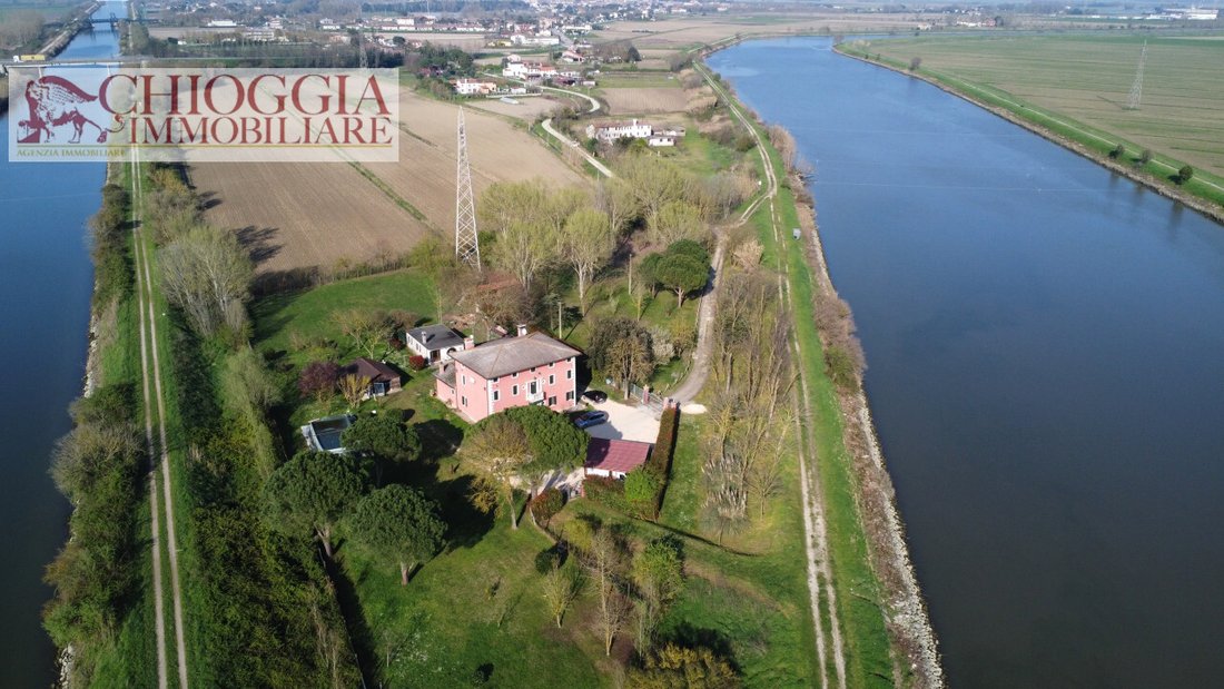 Villa in Loreo, Veneto, Italy 3 - 19081448